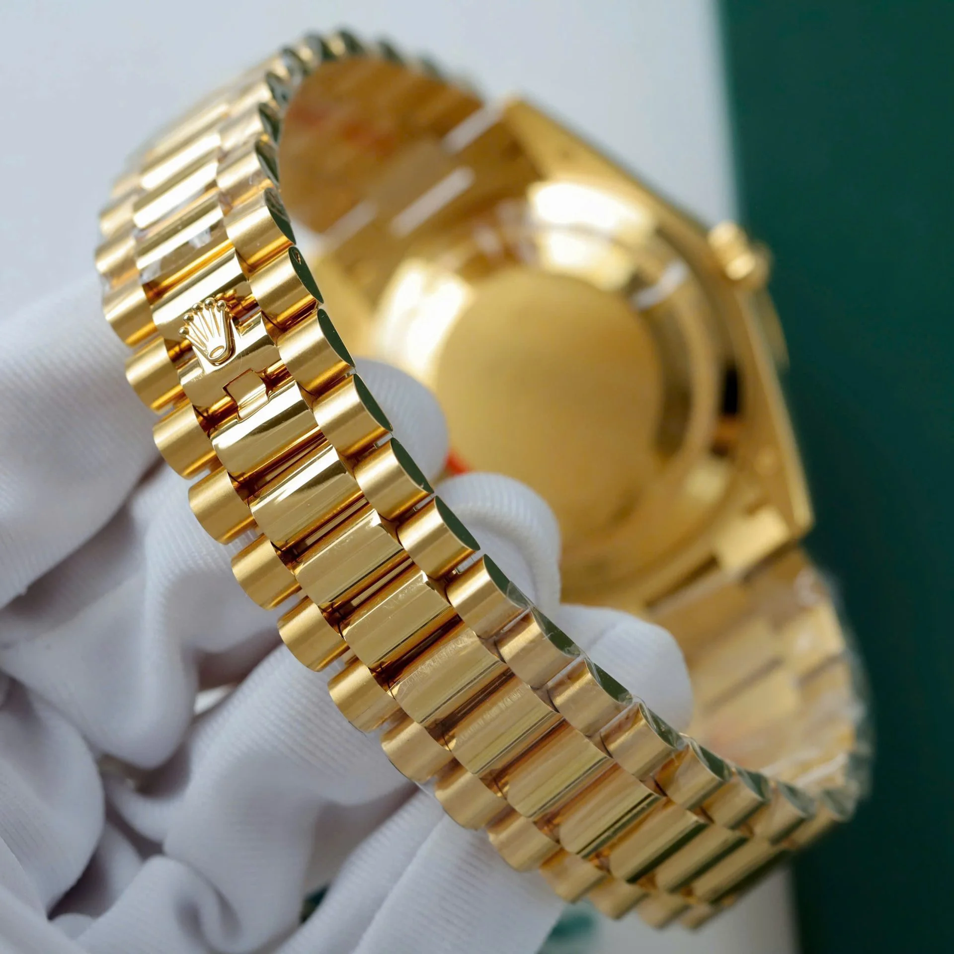 Rolex Day-Date Roman Champagne Dial 228238 40 mm