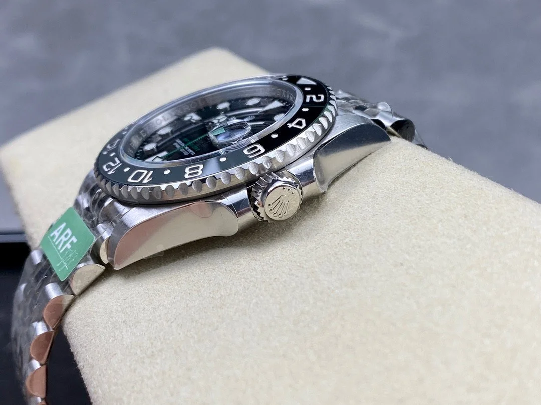 Rolex GMT-Master II 126710GRNR “Bruce Wayne” Jubilee