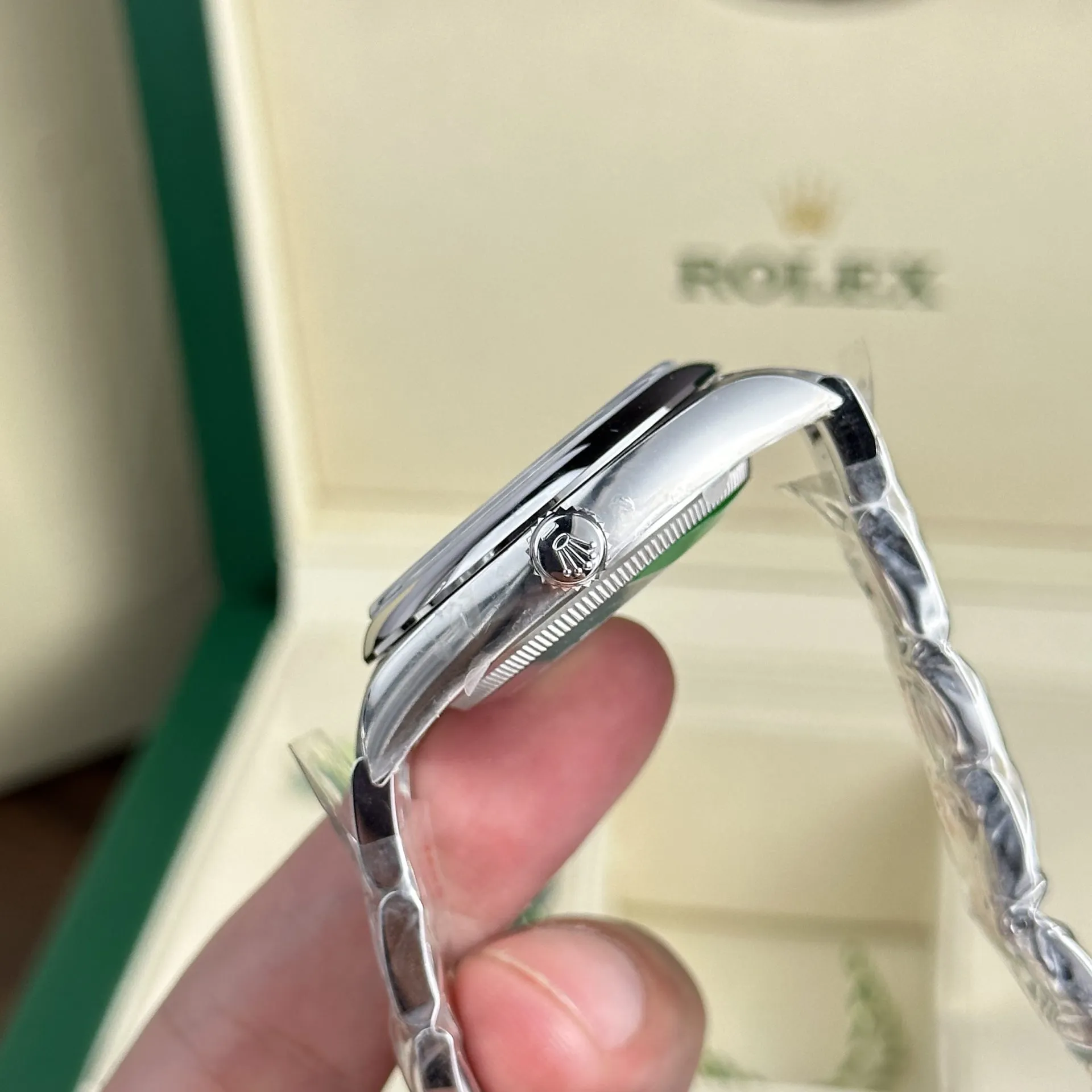 Rolex Oyster Perpetual Coral Red Dial 124300 41 mm