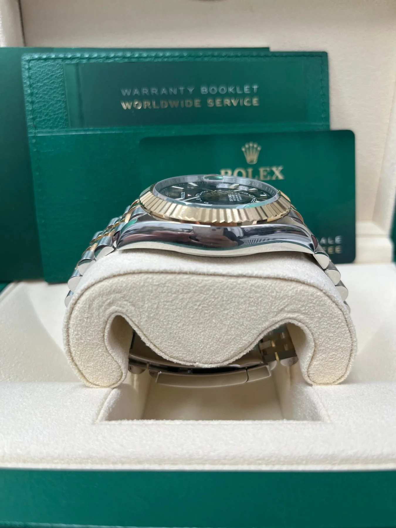 Rolex Sky-Dweller Bright black Dial 336933 Jubilee