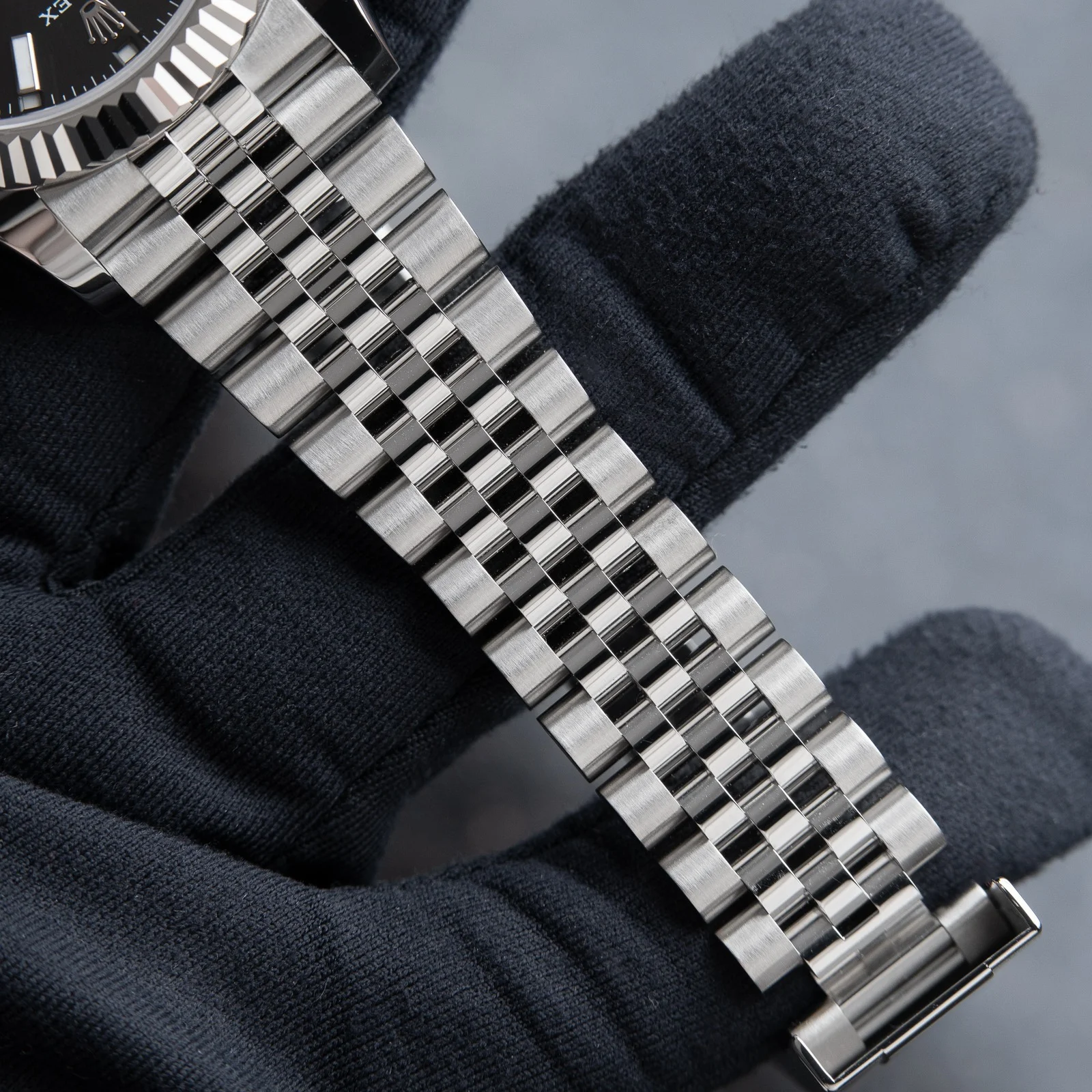 Rolex Sky-Dweller Bright black Dial 336934 Jubilee