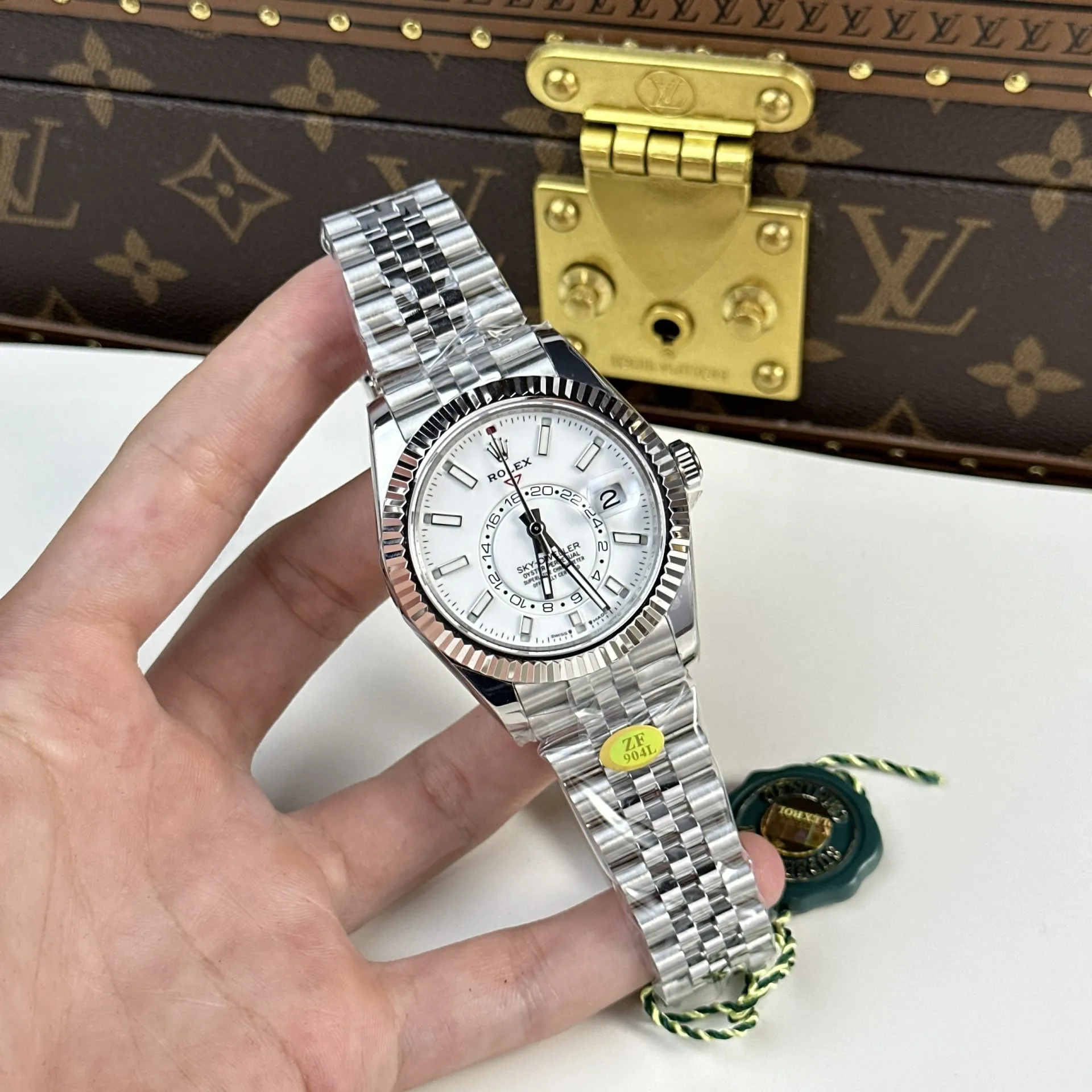 Rolex Sky-Dweller Intense white Dial 336934 Jubilee