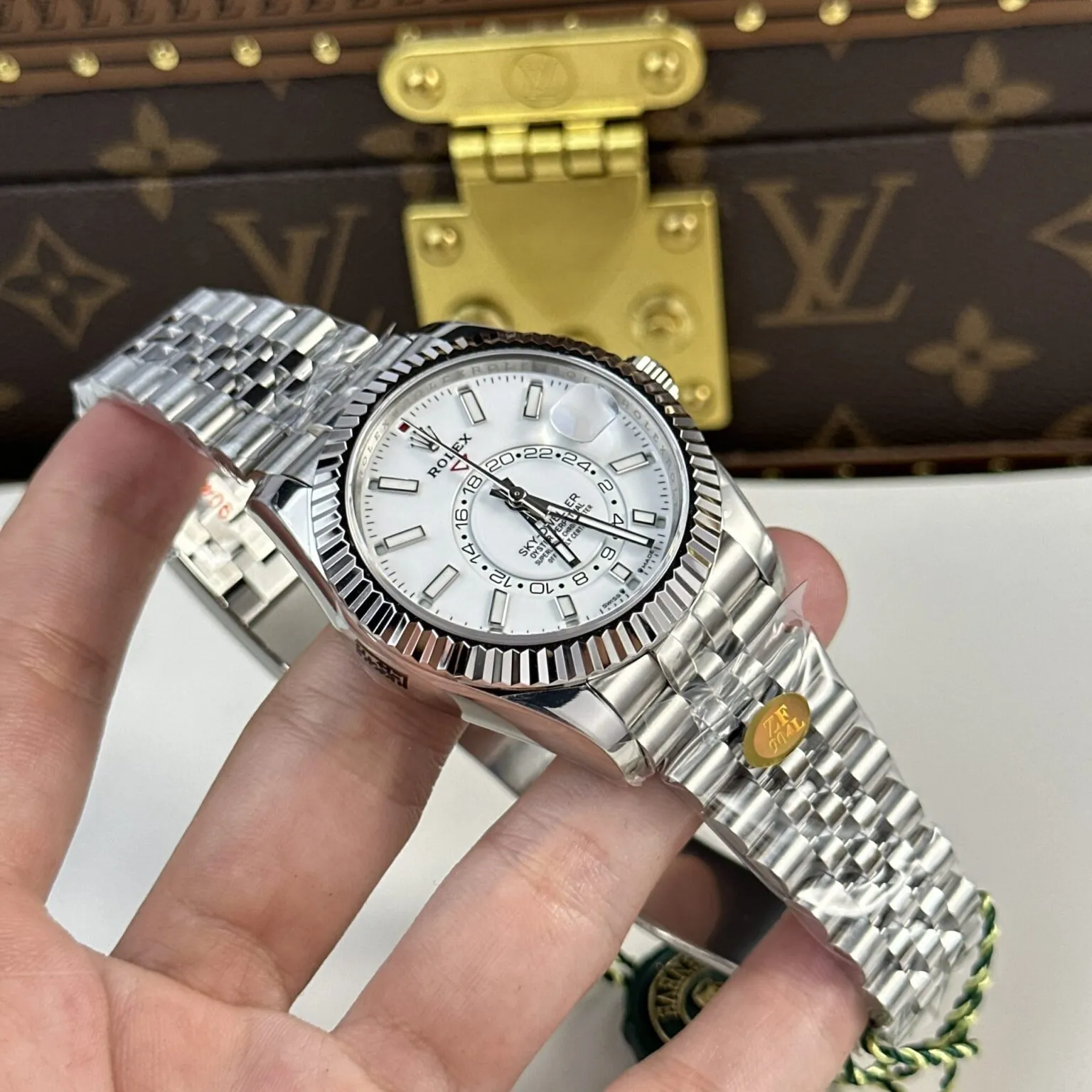 Rolex Sky-Dweller Intense white Dial 336934 Jubilee