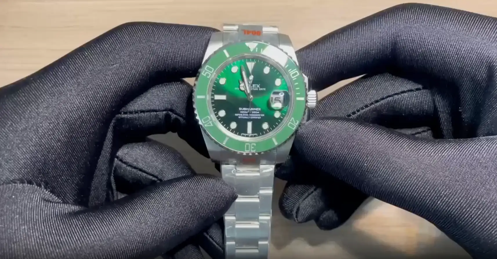 Rolex Submariner Green Dial 116610LV “Hulk”