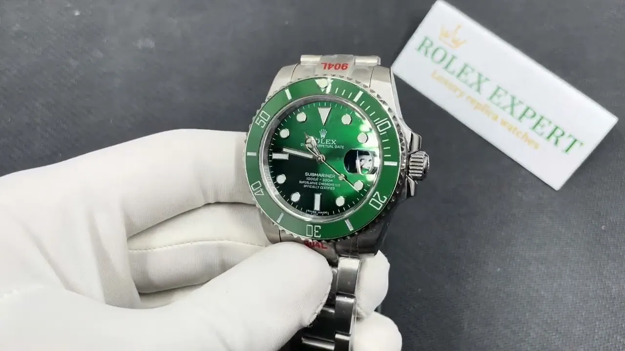 Rolex Submariner Green Dial 116610LV “Hulk”